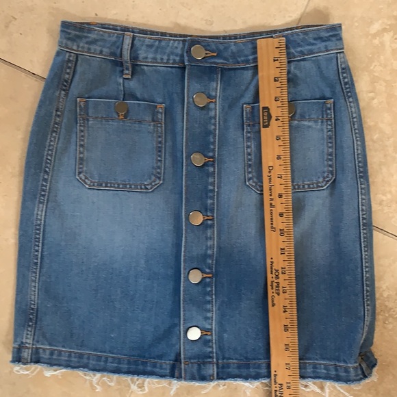 EUC Loft denim short denim skirt raw hem mini  sz 4. - Picture 9 of 9